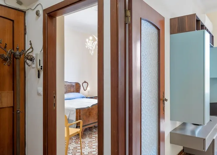 Guesthost - Cadimare Lovely Apartment